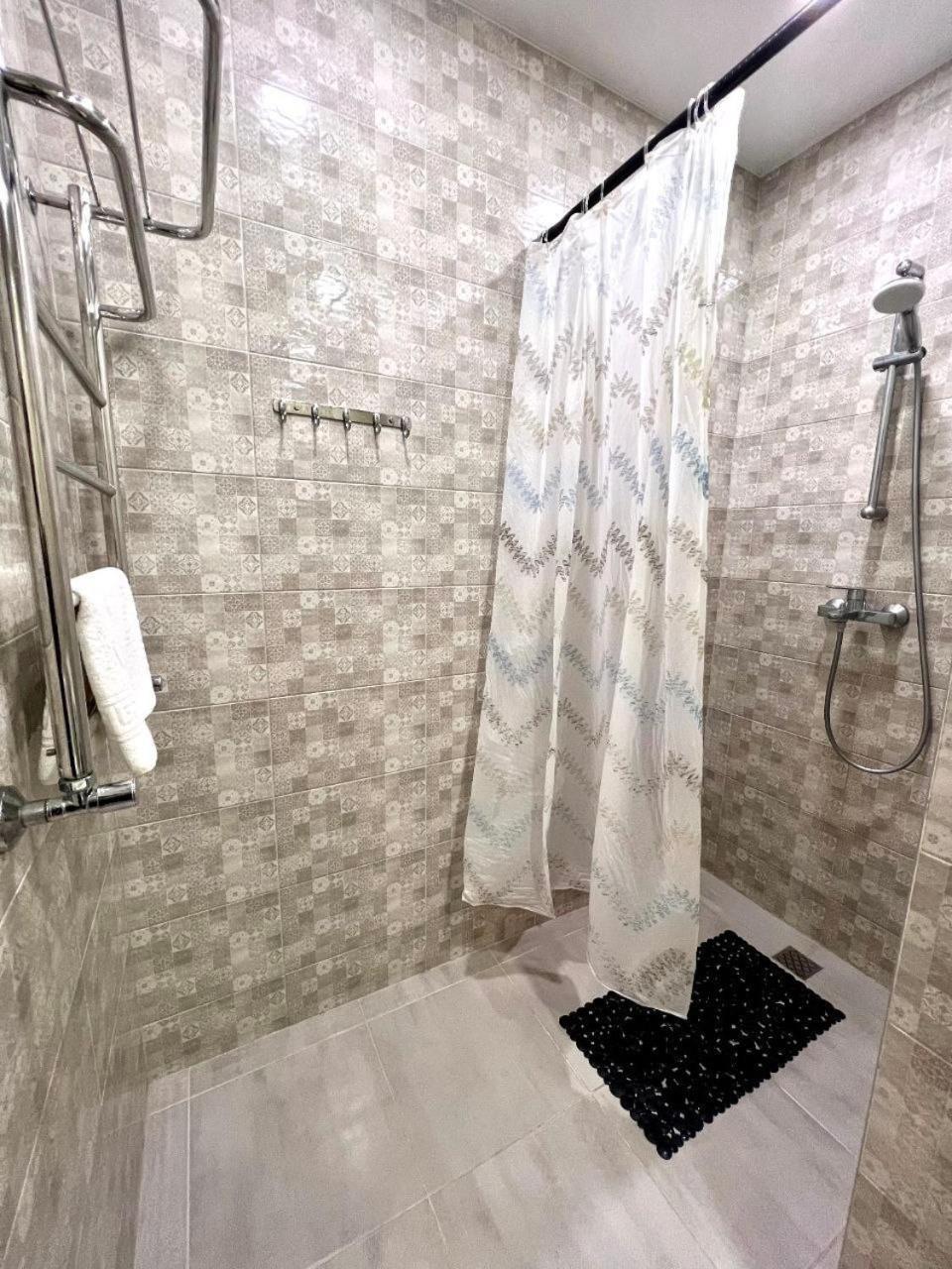 Apartment Apartpoltava: Bright In New Comfort Building *